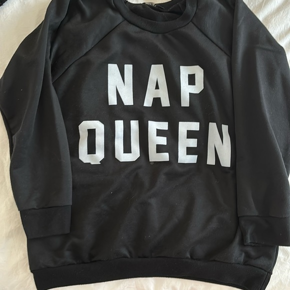 Black sweatshirt - Picture 1 of 4